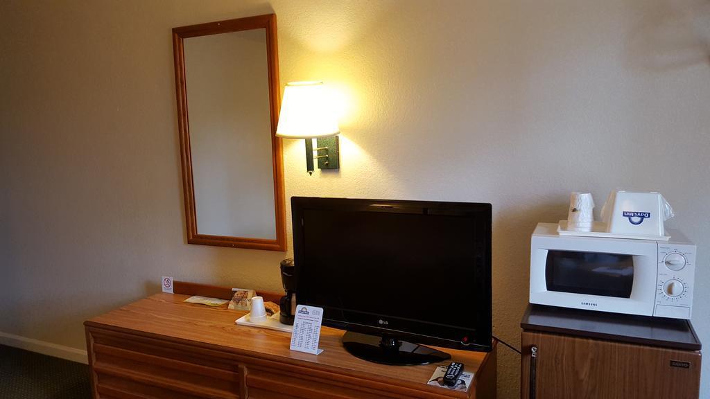 Econo Lodge Cherry Point Havelock Dış mekan fotoğraf