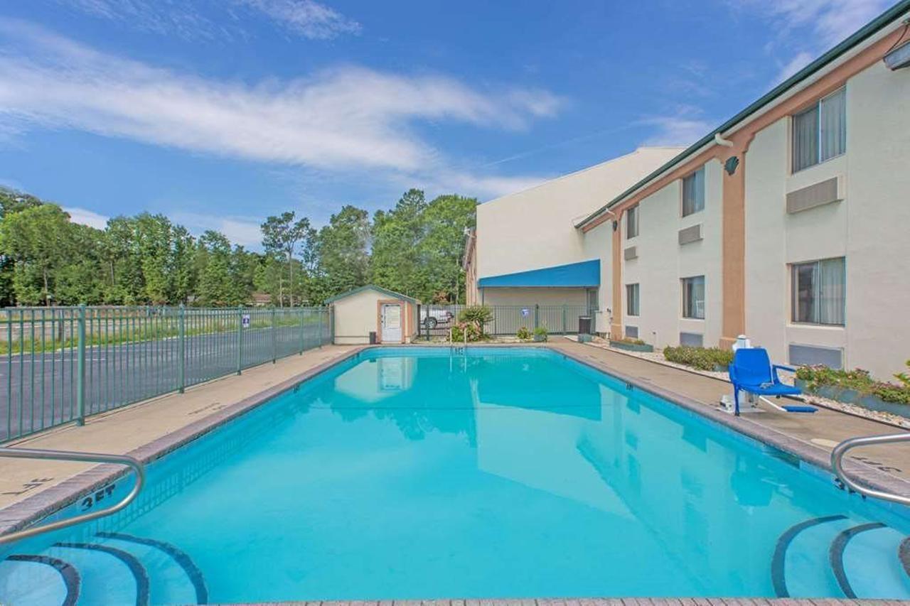 Econo Lodge Cherry Point Havelock Dış mekan fotoğraf