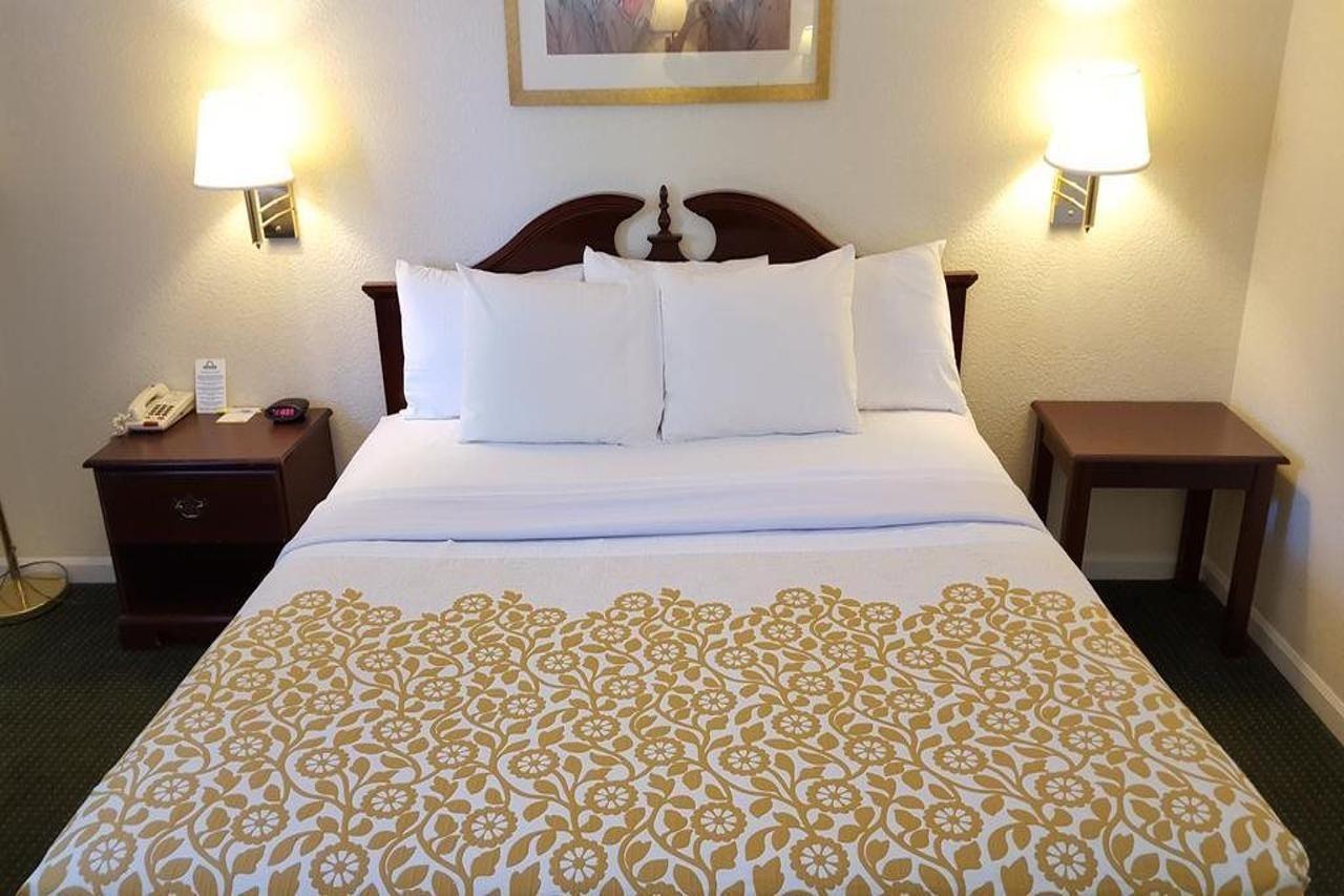 Econo Lodge Cherry Point Havelock Dış mekan fotoğraf
