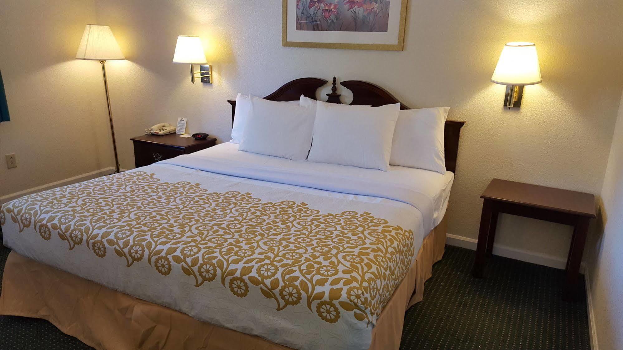 Econo Lodge Cherry Point Havelock Dış mekan fotoğraf